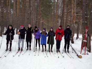 В ПОХОД ПО ЗИМНЕМУ ЛЕСУ НА ЛЫЖАХ!