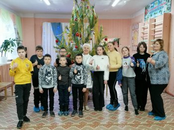 НОВЫЙ ГОД ИДЁТ ПО СВЕТУ